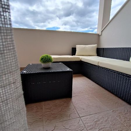 Apartman Burcul Sukošan Exteriör bild