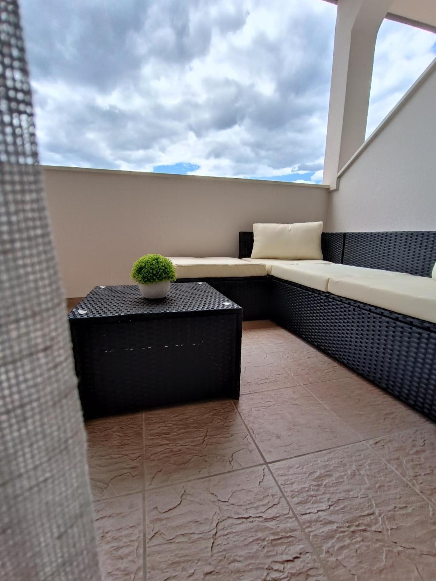 Apartman Burcul Sukošan Exteriör bild